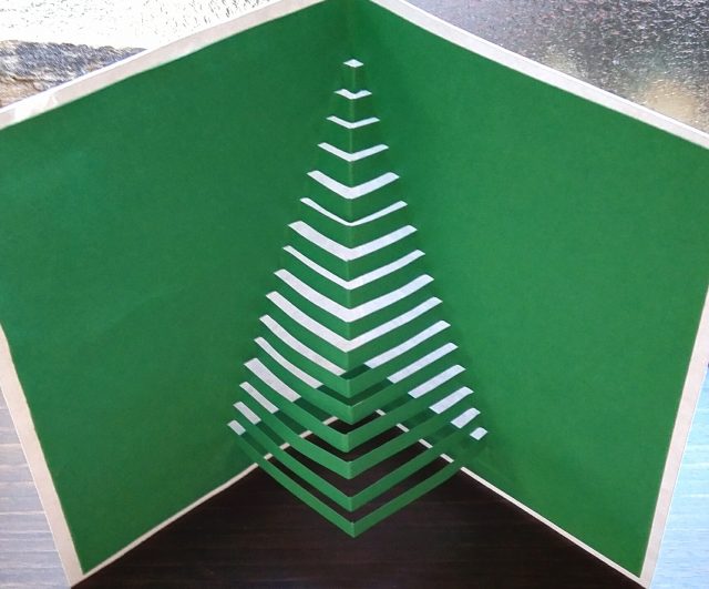 飛び出すポップアップクリスマスカード・直線クリスマスツリー